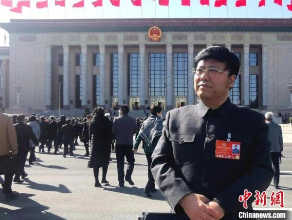 全国政协委员、山东画院院长孔维克