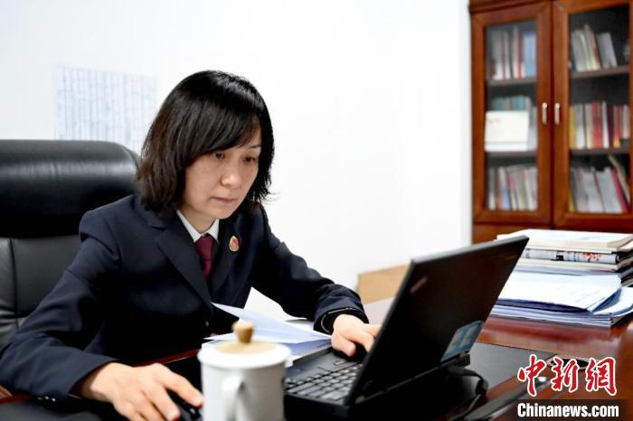 无党派人士、全国政协委员、四川省人民检察院副检察长罗春梅